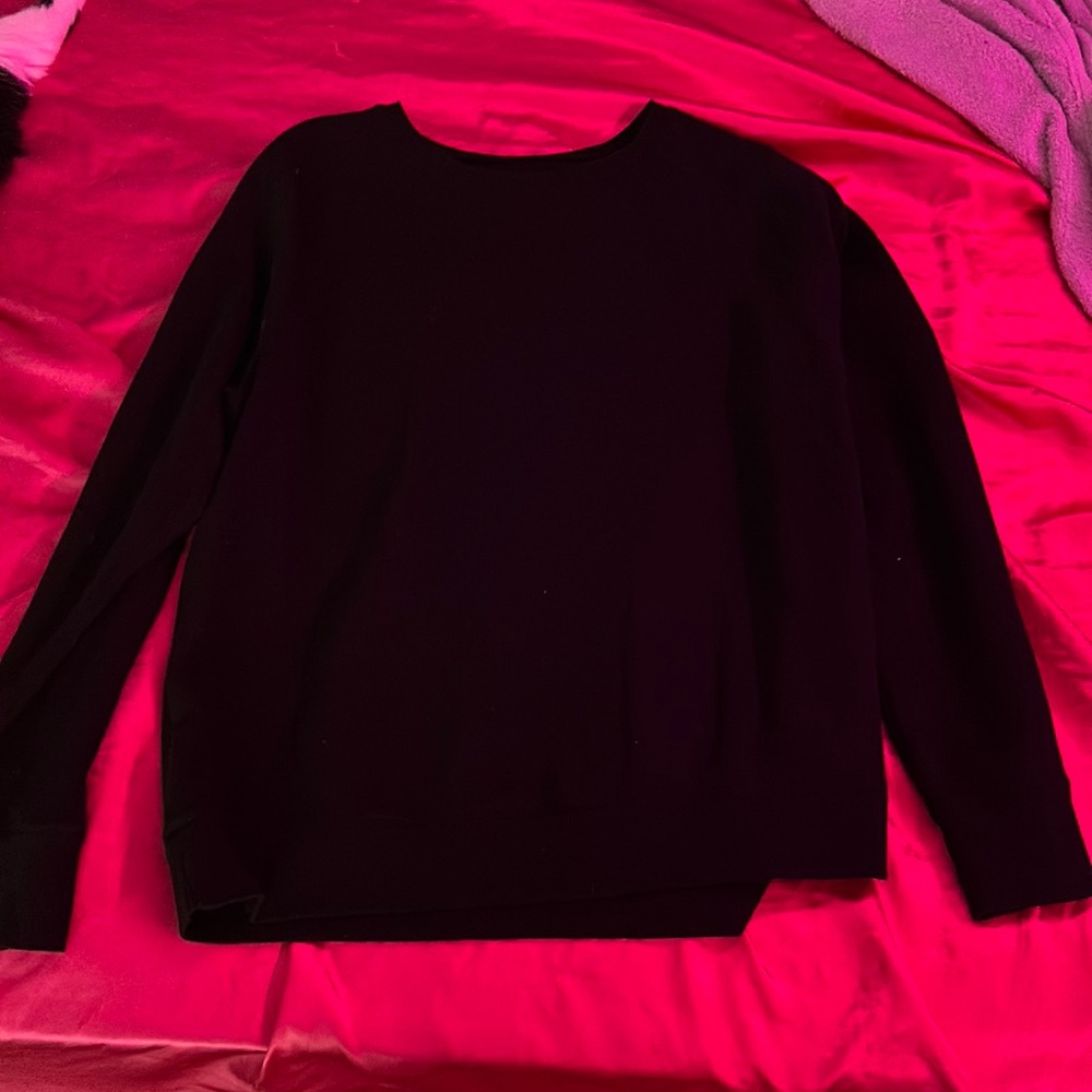 Plain black time and true sweatshirt